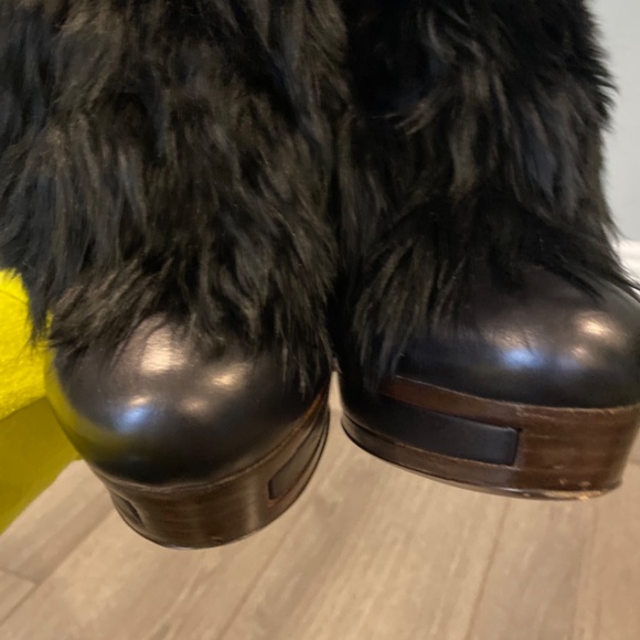 Rare! Authentic Gucci BLACK Leather/Alpaca Fur Platform Ankle Boot (Size 37) - Picture 4 of 6